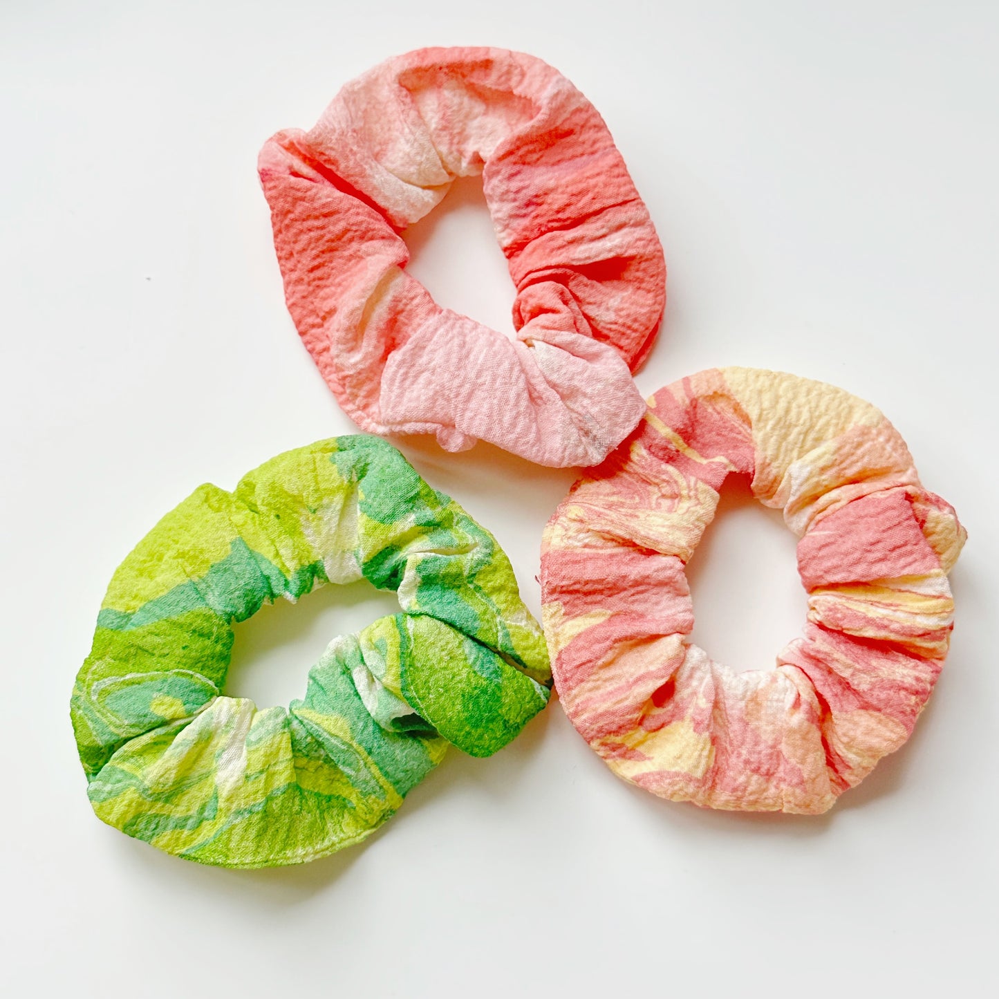 Pre-made Scrunchies 10 pics / $5.99
